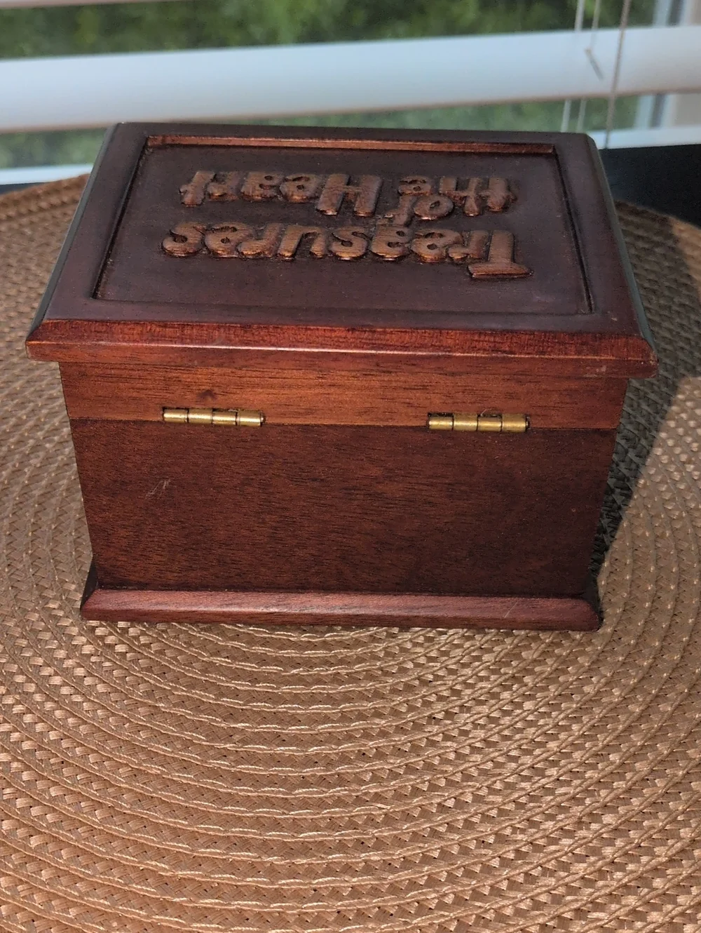 Wooden 'Treasures of the Heart' Keepsake Box - Mahogany Made In Indonesia